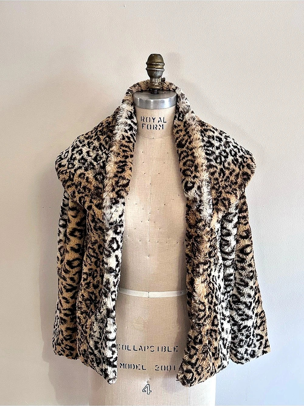 alice + olivia | Leopard Print Teddy Jacket in Brown & Black Like New
